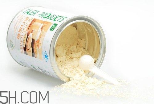 蛋白粉用開水沖泡好還是涼水沖泡好？用開水沖泡蛋白粉會(huì)不會(huì)影響營養(yǎng)價(jià)值？