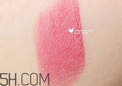 tf口紅干嗎？tf口紅滋潤和啞光區(qū)別