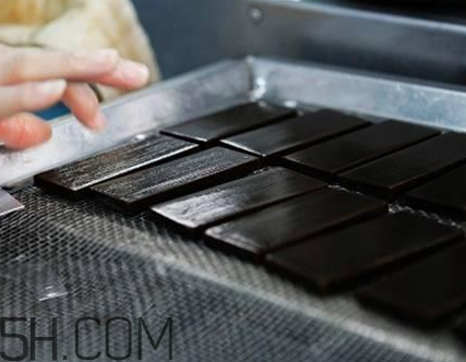 東阿阿膠能帶飛機(jī)上嗎？東阿阿膠能治失眠嗎？