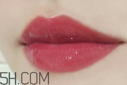 歐萊雅唇釉307是什么顏色？歐萊雅唇釉307楓葉狂想曲試色