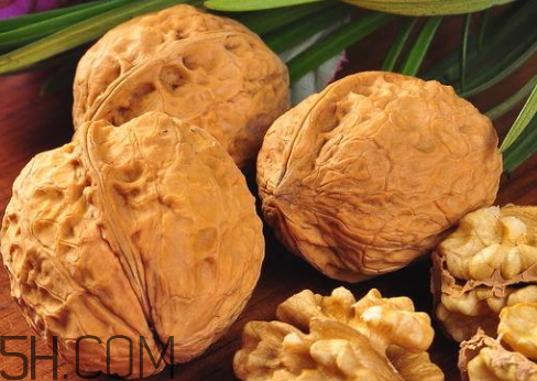 一斤核桃仁出多少油 核桃出油率是多少 一斤核桃仁出多少油 核桃出油率是多少