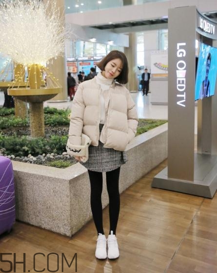 棉服搭配短裙好看嗎？棉襖搭配短裙圖片