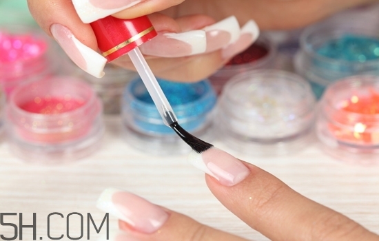 光療甲和水晶甲哪個(gè)好？什么是水晶甲？