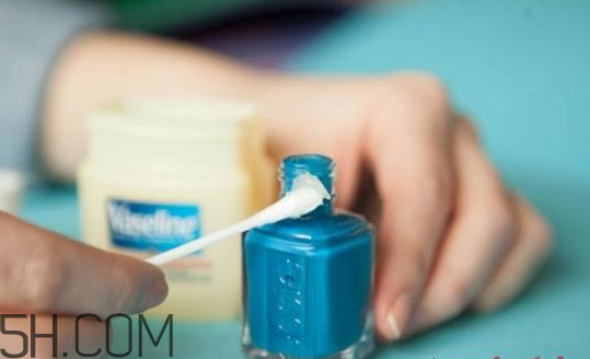 如何卸除頑固的亮片美甲？美甲甲片怎么貼最結(jié)實？