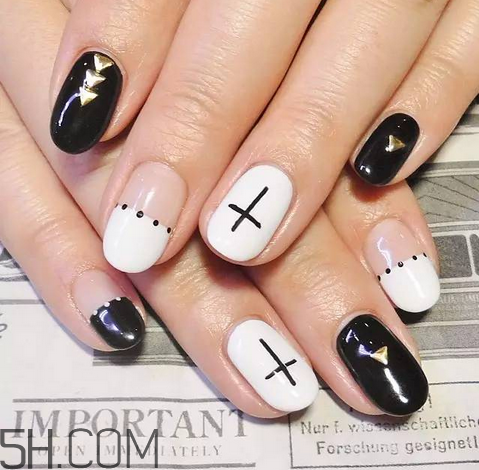 手黃做什么美甲好看？2018全新卡通可愛(ài)美甲款式