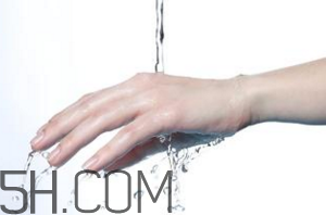 長期美甲的8大危害 如何護理指甲 長期美甲的8大危害 如何護理指甲