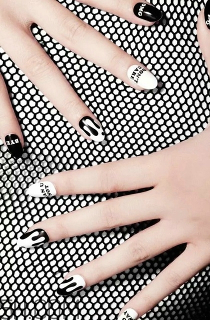 黑白系個(gè)性美甲圖片 做美甲的4大損害 黑白系個(gè)性美甲圖片 做美甲的4大損害