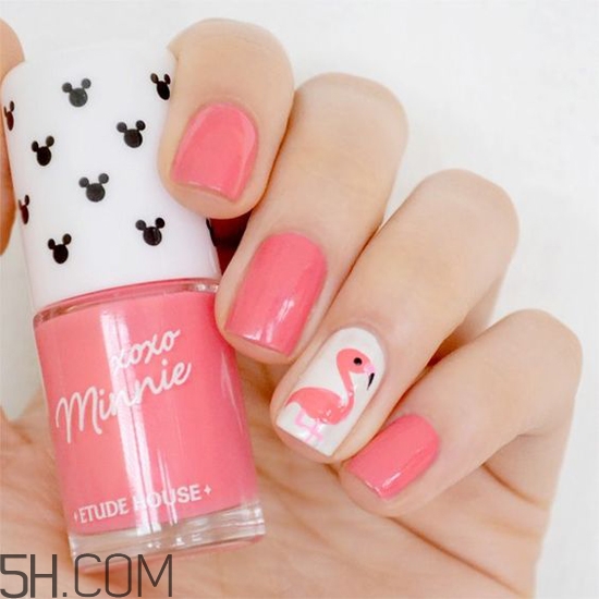 為什么美甲店做的指甲不容易掉？ins火烈鳥美甲圖案教程