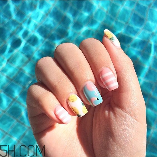 為什么美甲店做的指甲不容易掉？ins火烈鳥美甲圖案教程