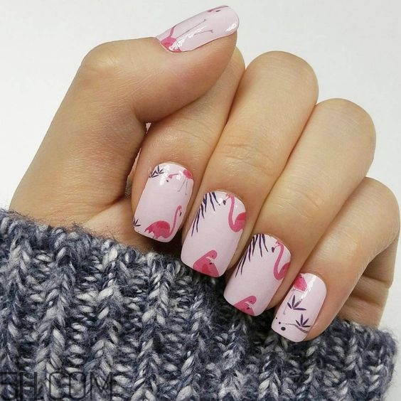 為什么美甲店做的指甲不容易掉？ins火烈鳥美甲圖案教程