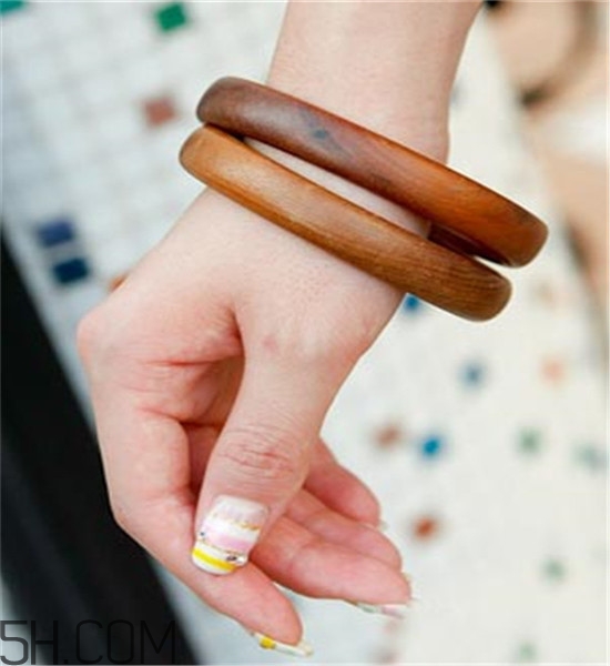 長期美甲的8大危害 如何護理指甲 長期美甲的8大危害 如何護理指甲