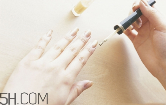 光療甲和水晶甲哪個(gè)好？什么是水晶甲？