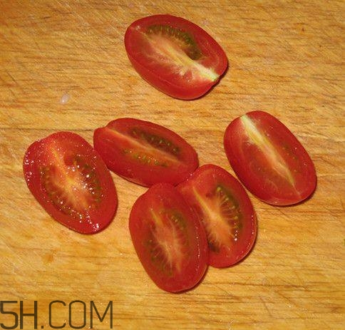 畸形果蔬營養(yǎng)價值更高？畸形果蔬是什么原因引起的？