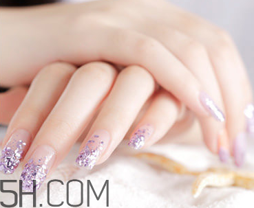 光療甲和水晶甲哪個(gè)好？什么是水晶甲？