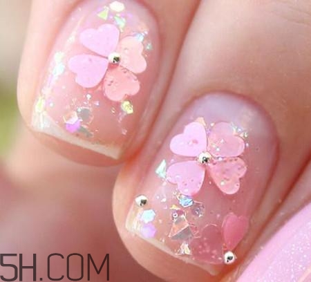 腳涂什么顏色指甲油好看？粉色四葉草貝殼美甲教程