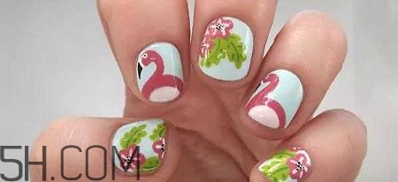 為什么美甲店做的指甲不容易掉？ins火烈鳥美甲圖案教程