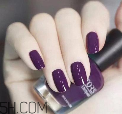 手黑適合做什么美甲好看？手膚色暗沉適合的指甲油