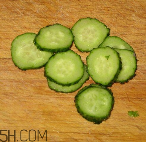 畸形果蔬營養(yǎng)價值更高？畸形果蔬是什么原因引起的？