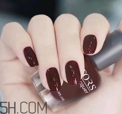 手黑適合做什么美甲好看？手膚色暗沉適合的指甲油