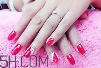 芭比膠是什么？指甲油怎么涂不掉色？