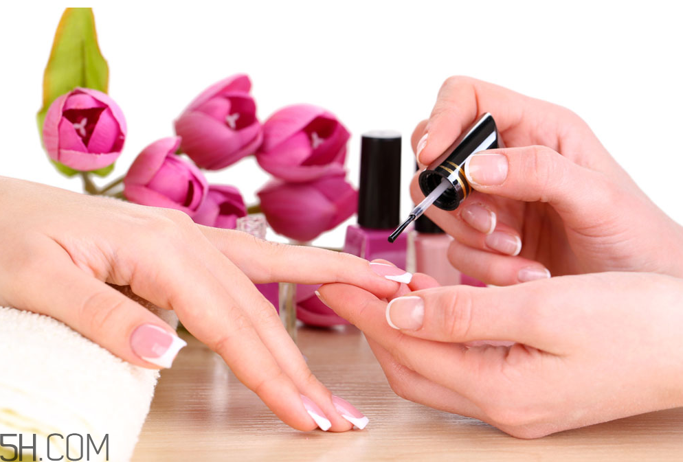 指甲油很難干怎么辦？涂指甲油的技巧
