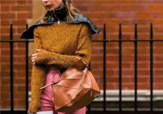 焦糖色包包配什么顏色好看？焦糖色包包搭配圖片