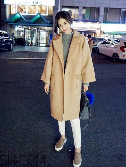 冬天穿白色褲子好看嗎？冬天白色褲子搭配圖片