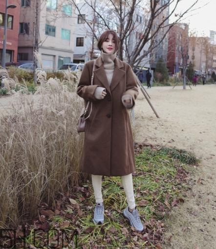 冬天穿白色褲子好看嗎？冬天白色褲子搭配圖片