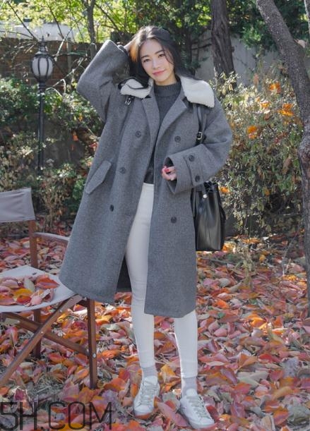 冬天穿白色褲子好看嗎？冬天白色褲子搭配圖片