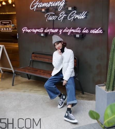 冬天穿牛仔褲配什么鞋子？冬天牛仔褲搭配鞋子圖片