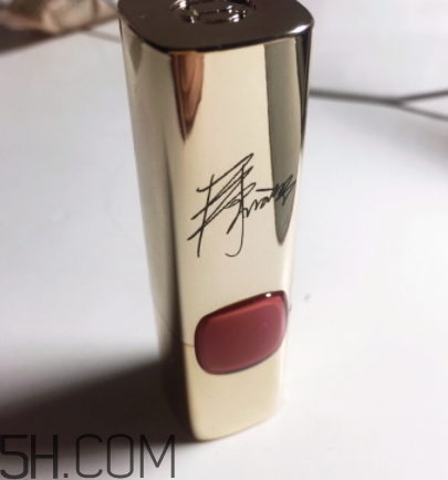 歐萊雅602是什么顏色？歐萊雅紛澤滋潤唇膏602試色