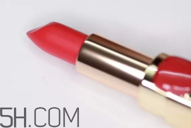 歐萊雅602是什么顏色？歐萊雅紛澤滋潤唇膏602試色