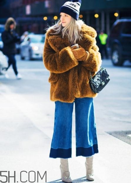 冬天牛仔闊腿褲配什么鞋子？冬天牛仔闊腿褲搭配鞋子圖