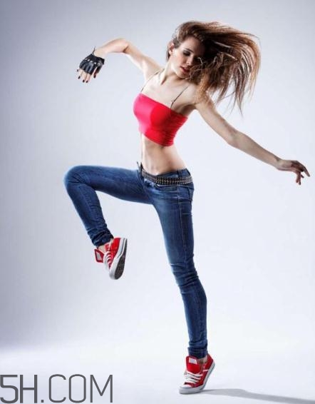 牛仔褲掉色嚴(yán)重怎么辦？牛仔褲會一直掉色嗎？