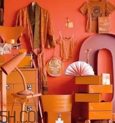 2018流行什么顏色衣服？2018流行衣服顏色搭配