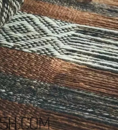 2018流行什么顏色衣服？2018流行衣服顏色搭配