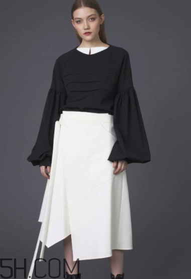 2018流行什么衣服？2018流行衣服搭配