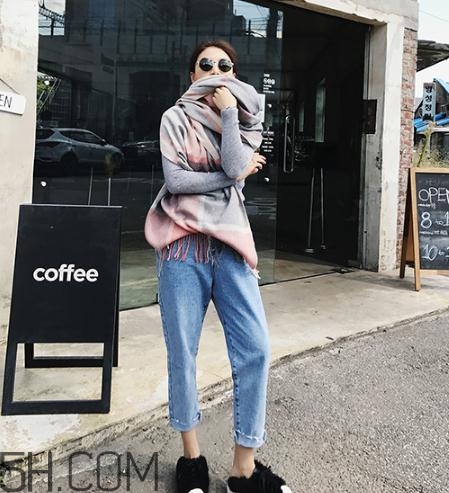 牛仔褲粘上口香糖怎么除掉？牛仔褲上的機(jī)油怎么洗掉？