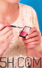 2018年眉毛流行什么顏色？2018眉毛流行色