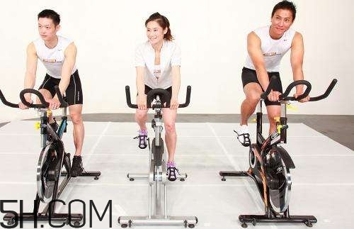 騎動感單車穿什么鞋好？騎動感單車穿什么衣服好？