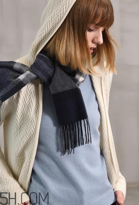 羊絨衫掉毛正常嗎？羊絨衫掉毛厲害怎么辦？