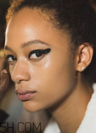 2018年流行什么眼妝？2018年流行眼妝趨勢(shì)