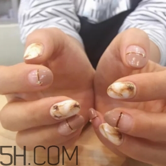 2018年指甲流行什么顏色？2018年流行什么指甲