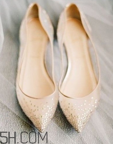 2018年流行什么顏色的婚鞋？2018年流行什么婚鞋款式