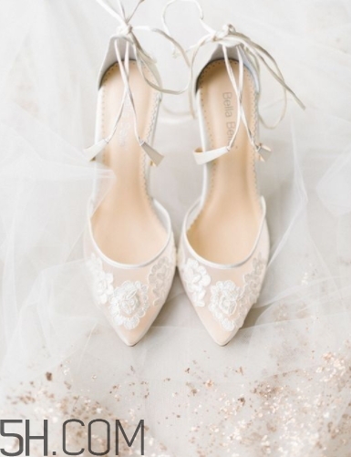 2018年流行什么顏色的婚鞋？2018年流行什么婚鞋款式