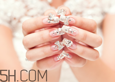 怎么判斷指甲油是否快干？水晶甲要怎么卸？