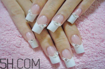 怎么判斷指甲油是否快干？水晶甲要怎么卸？