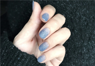 悅詩風(fēng)吟指甲油藍(lán)莓冰沙好看嗎？怎么讓指甲油干得快？