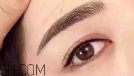 紋什么眉毛最自然好看？紋眉的常見方法