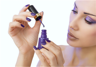 如何防止指甲油變干？指甲油還有哪些妙用？